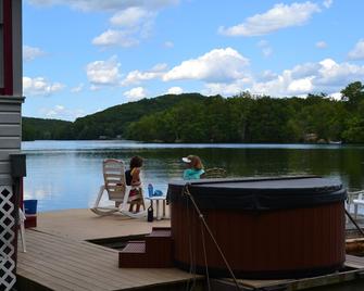 Lakeside Cottage On The Water With Beautiful Views Up The Lake! - Ledyard - Pool