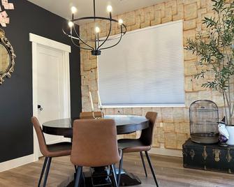 New Harry Potter Themed / Cozy Mountain Views! Hiking, Biking, Close To Downtown - Cedar City - Comedor