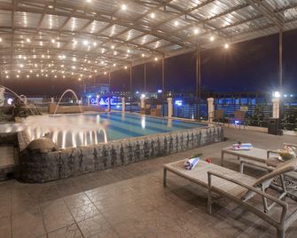 Grand Tryas Hotel - Cirebon - Bazén