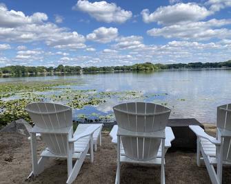 Luxury Home on Private Lake in Plymouth - Plymouth - Patio