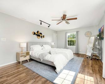Charming 3-bedroom house in Roselle with Game room & fitness room - Roselle - Bedroom