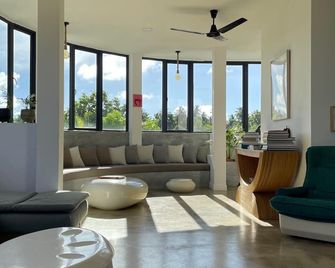 Eq Surf Retreat - Muli - Sala de estar