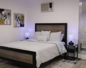 Newly Renovated,Spacious Luxury Studio Guesthouse - Los Angeles - Bedroom