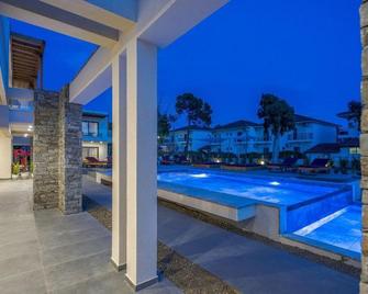 Amyntas Seafront Hotel - Néos Marmarás - Pool