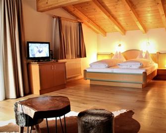 Hotel Gasthof Moserwirt - מריה אלם אם סטיינרן מיר - חדר שינה