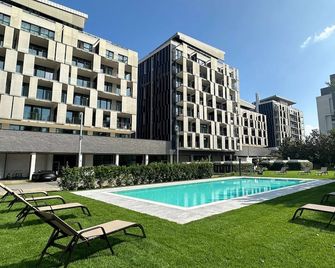 Ramada Plaza by Wyndham Milano - Milão - Piscina