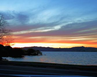 Chelmswood Motel Taupo - Taupo - Näkymät ulkona