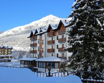 Hotel Rosa Alpina - Andalo - Budova