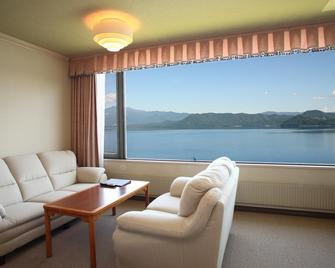 Tazawako Rose Park Hotel - Semboku - Wohnzimmer