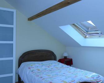Charming Studio in House - Annecy - Bedroom