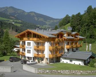 Junior suite with shower, WC - Hotel Bachschmied KG - Maria Alm am Steinernen Meer - Clădire