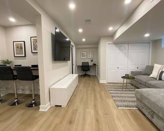 An entire Basement Unit With a Separate Entrance - Rockville - Living room
