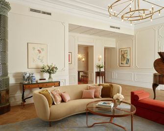 Hotel Kämp - Helsinki - Bedroom