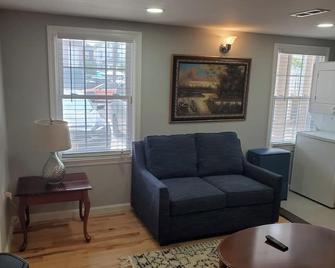 Starlite Studio- Quaint Space, Easy Walk to Trop! - Atlantic City - Wohnzimmer