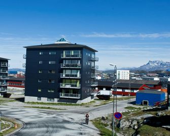 Nuuk Hotel Apartments By Hhe - Nuuk - Bygning