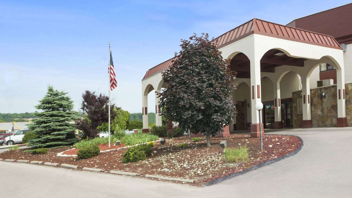 Ramada by Wyndham Pittsburgh/New Stanton