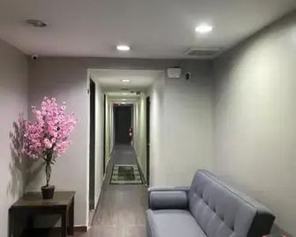 1st Living Subang SS15 - Subang Jaya - Hallway