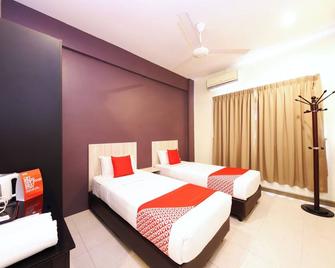 Esq Ferringhi Hotel - Batu Ferringhi - Sypialnia