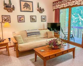 Townhome B3 - 4th Lake - Inlet - Living room