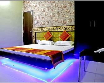 Hotel Shri Karani Vilas - Chittorgarh - Bedroom
