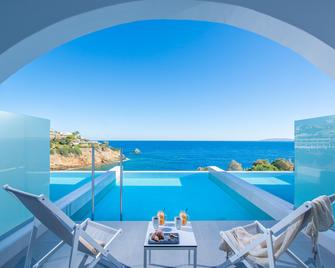 Peninsula Resort & Spa - Agia Pelagia - Alberca