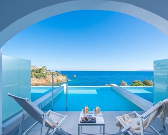 Peninsula Resort & Spa - Agia Pelagia - Pool