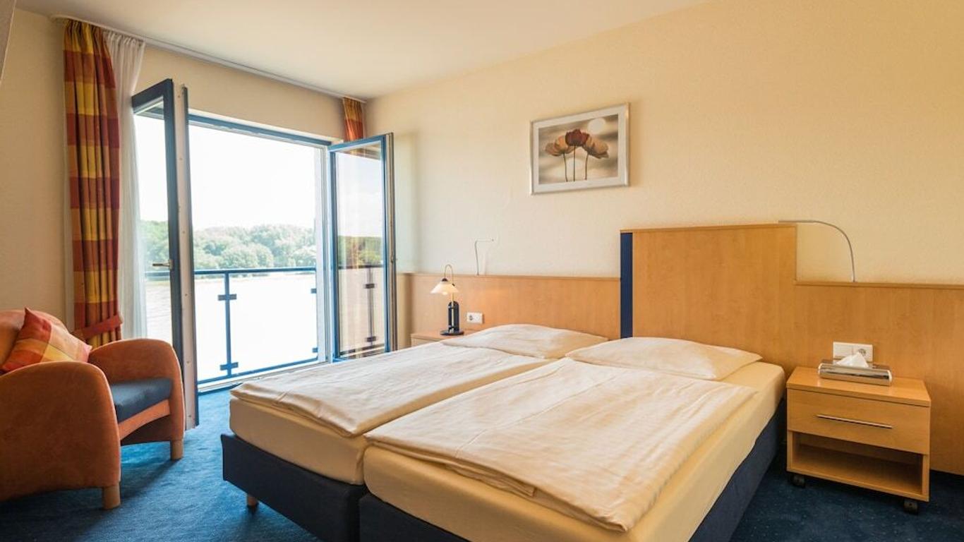 راينتيراسين - هوتل كافيه ريستورانت