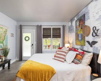 The Gypsy, Free Parking and Steps to Downtown Charm - Eureka Springs