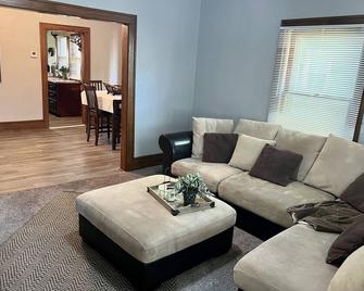 Charming 1920s, pet friendly home, centrally located! - Rock Island - Living room