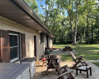 Beautiful - Country home 4 bedrooms - Morris - Patio