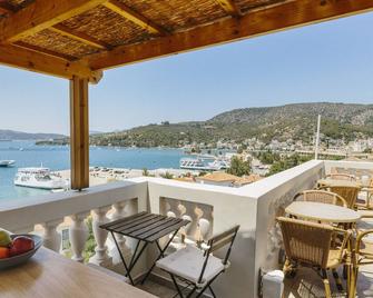 Dimitra Boutique Hotel - Póros - Parveke