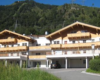 Alpine Resort by Alpin Rentals - incl Summercard - Kaprun - Building