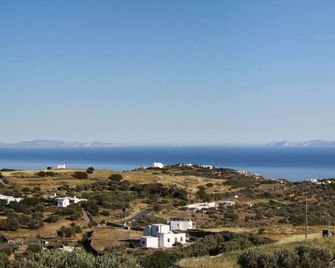 Anthos Lodge with panoramic sea view, surrounded by hiking trails - Artemonas - Binnenhof