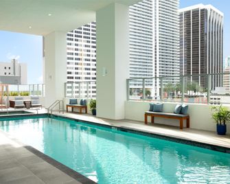 YOTEL Miami, Select by Hilton - Miami - Pool