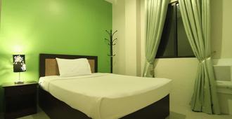 Urban Manor Hotel Annex - Roxas City - Bedroom
