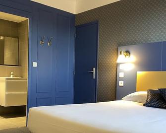 Hotel Colbert - Tours - Bedroom