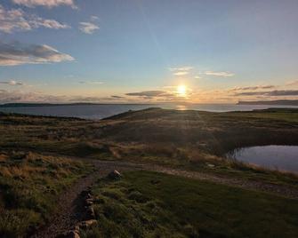 Cliff Top Retreat with Private Hot tub (Cab2) - Ballintoy - Priveliște în exterior