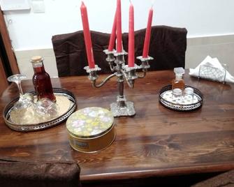 Precious Apartment is located nearby at Kalamia beach in Corinth. - Korinth - Restaurant