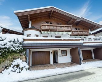 Tyrolean chalet 500 m from the ski lift - Kirchberg in Tirol - Bâtiment