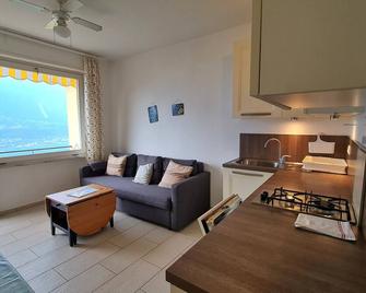 Panoramico Gardasee by Gardadomusmea - Limone sul Garda - Huiskamer