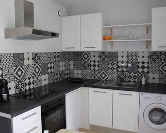 Charmant Appartement Annecy Avec Vélos et Parking Classé 3 Étoiles - Annecy - Küche