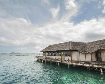 Pulau Pelangi Resort - Thousand Islands - Edificio