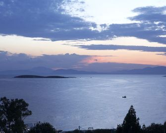 Amarilia Hotel - Vouliagmeni - Außenansicht