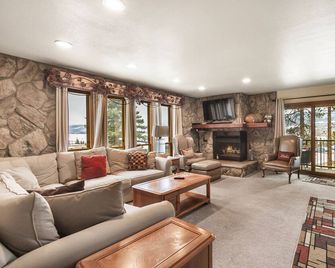 Dillon Lakeview 2 Br Condo Near Ski Resorts - Dillon - Living room