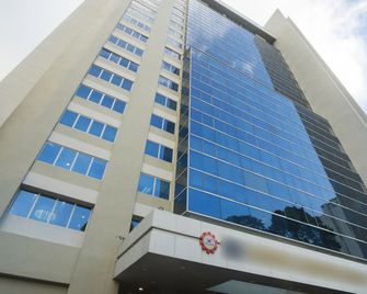 ZEN Rooms Orchard - Singapore - בניין