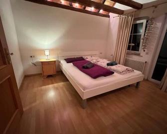 Charmantes Ferienhaus in Aalen - 5 Min zum Zentrum - Aalen - Bedroom