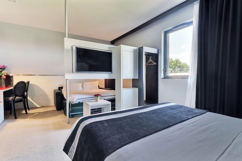 Hôtel des Lumières Lyon Meyzieu Arena Stadium - Meyzieu - Schlafzimmer