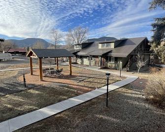 The Spruce Lodge - South Fork - Edificio