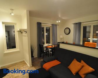 Townhouse Apartments - Mariehamn - Vardagsrum