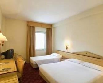 Hotel Alpi - Больцано - Спальня